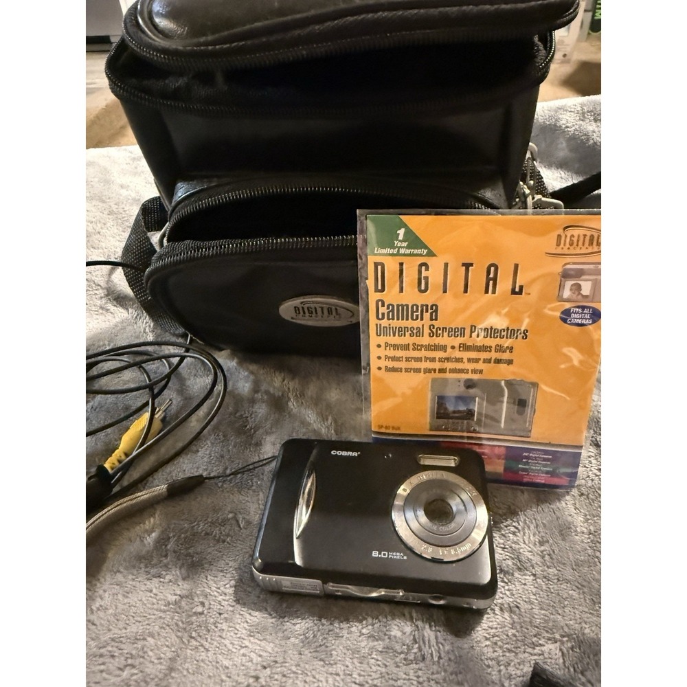 Cobra Digital DC8650 8 MP Digital Camera Case Screen Protector Memory Card Teste